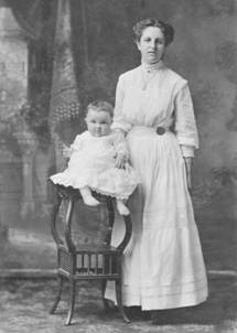 W-036 - Quanz, Boettger - Aunt Clara, Clara Walter.jpg