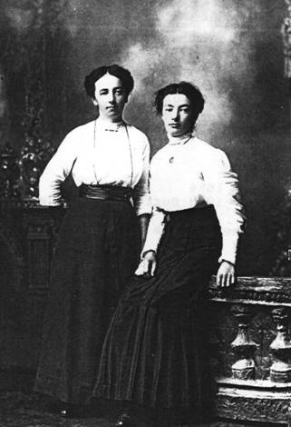 Annie and Adeline Walter.jpg