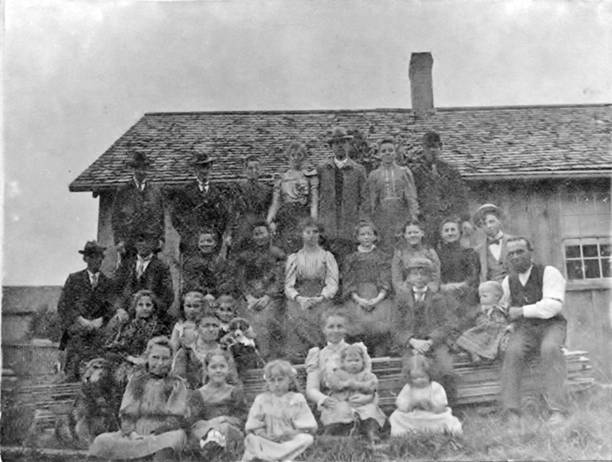 Henry S Schneider Family at Gordon Benders.jpg